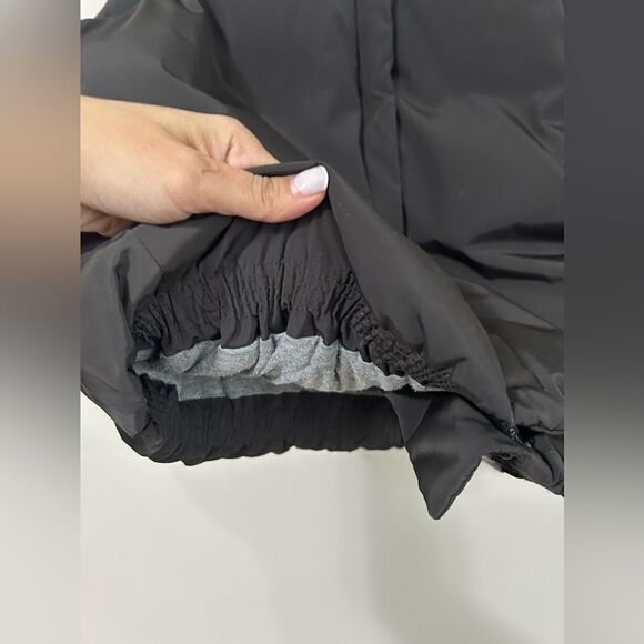 GAP Puffer Vest - Picture 4 of 10